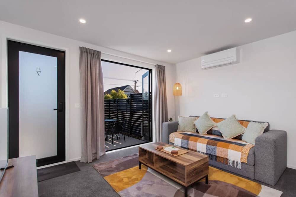Sydenham Apartment | Brand New 2 Bedroom | Free off Street Parking
