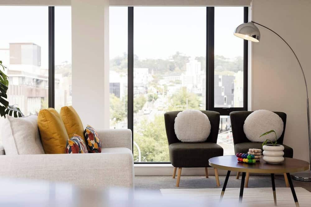 Te Aro Apartment | Luxe 1BR City Apt | Modern, Spacious w/Parking