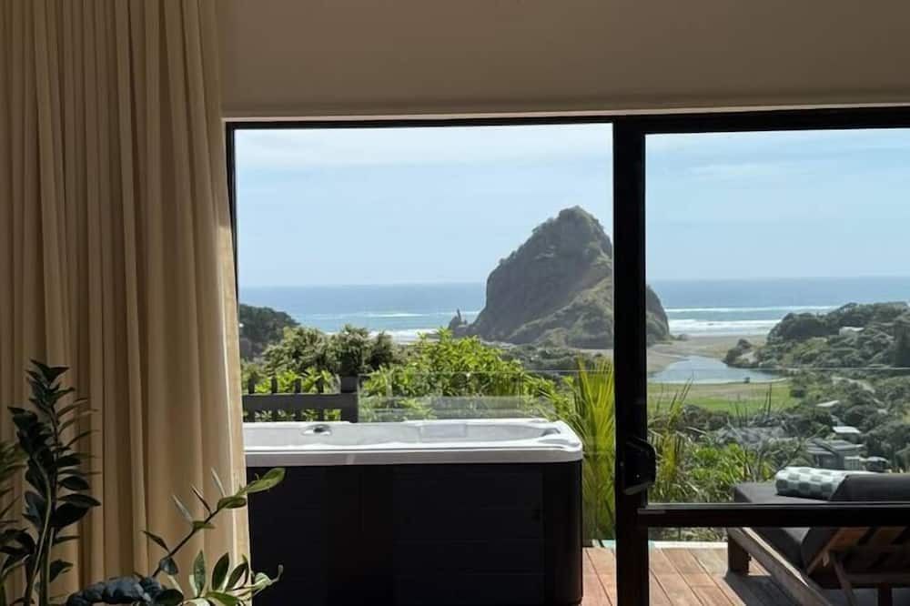 Piha House | The Little Louise's of Piha