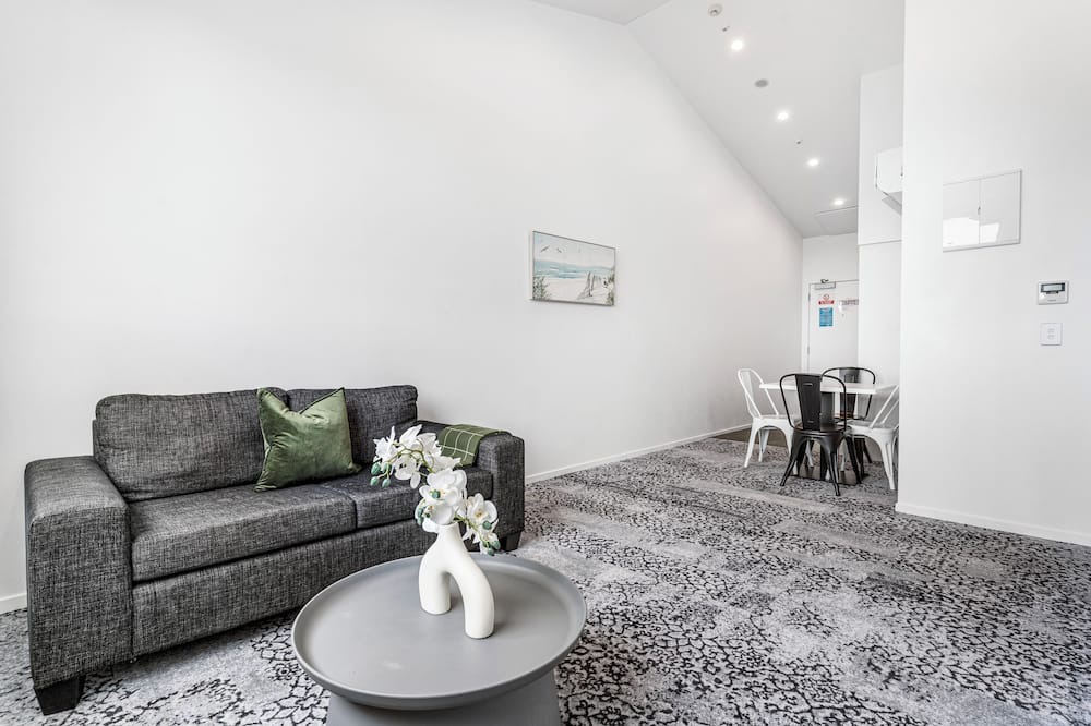 Avondale Cottage | Layard Apartments 532 – West Auckland Apartment
