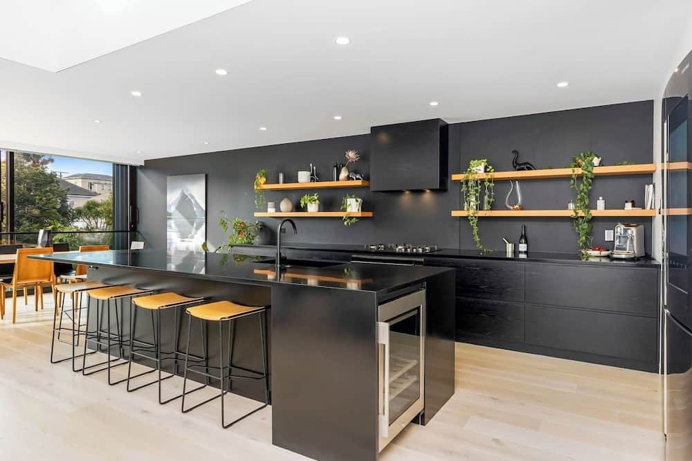 Grey Lynn House | Grey Lynn Luxury 4BD Villa w Pool, Free Parking