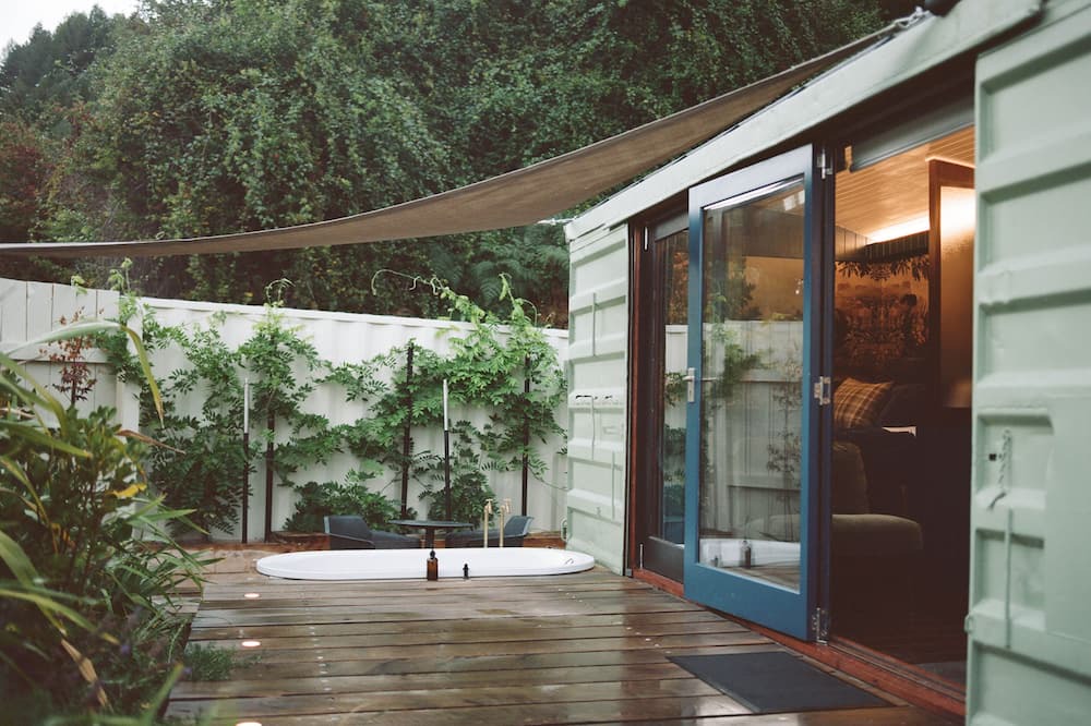 Closeburn Cabin | The Carriage (Outdoor Private Bath)