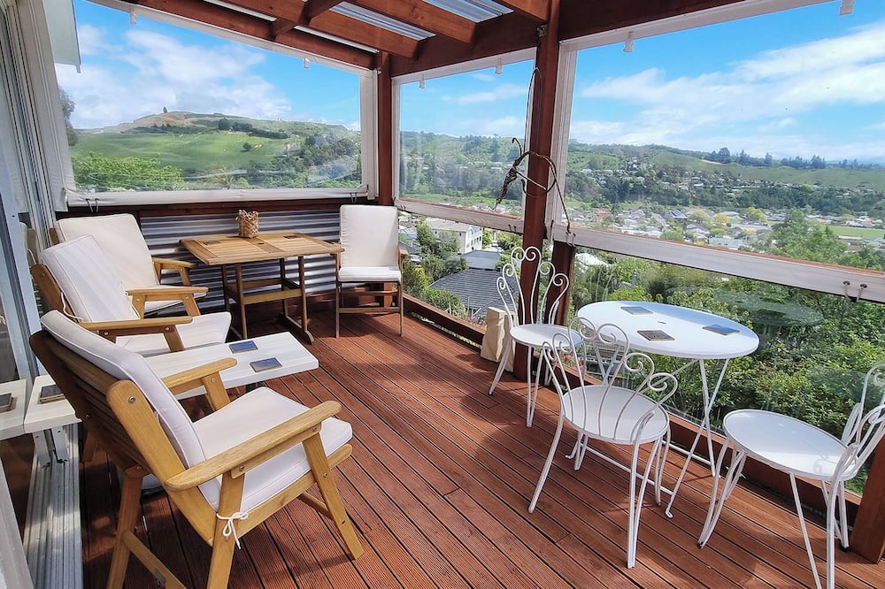 Nelson South House | Views, art, comfort, charming house in Nelson. Deck, beautiful garden and lounge