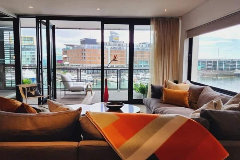 Auckland Central Business District Apartment | Luxury Waterfront Apartment in Auckland | 2BR/3BR