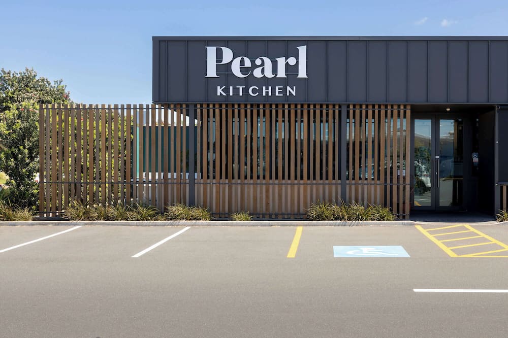 Mount Maunganui House | Sunbrae Grove Getaway - bikes and beach