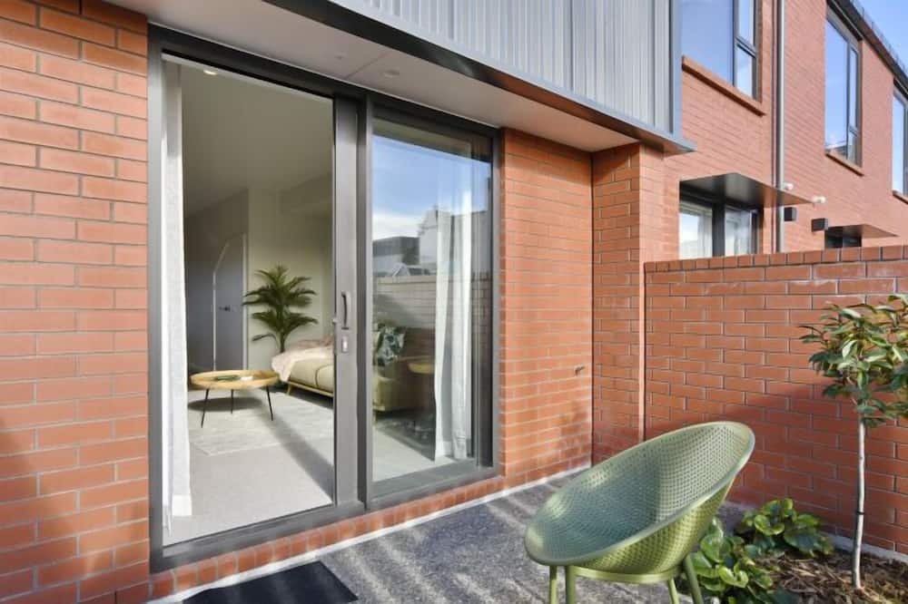 Christchurch City Centre Apartment | Hereford St Apartment-Modern Urban Retreat in Christchurch City