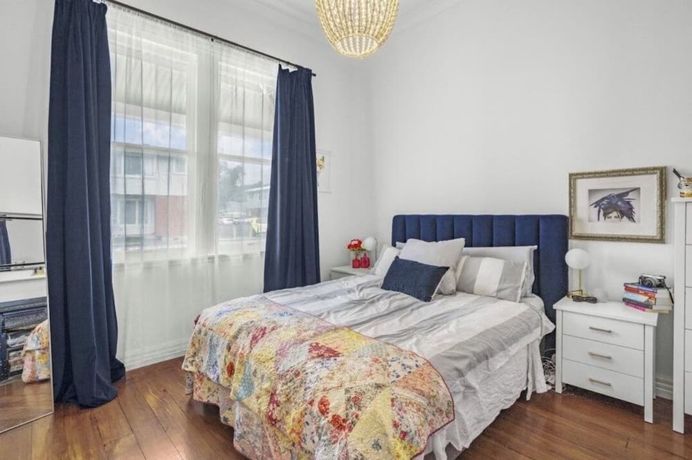 Petone House | Beach, bars, cafes, shops, and cinema on your doorstep!
