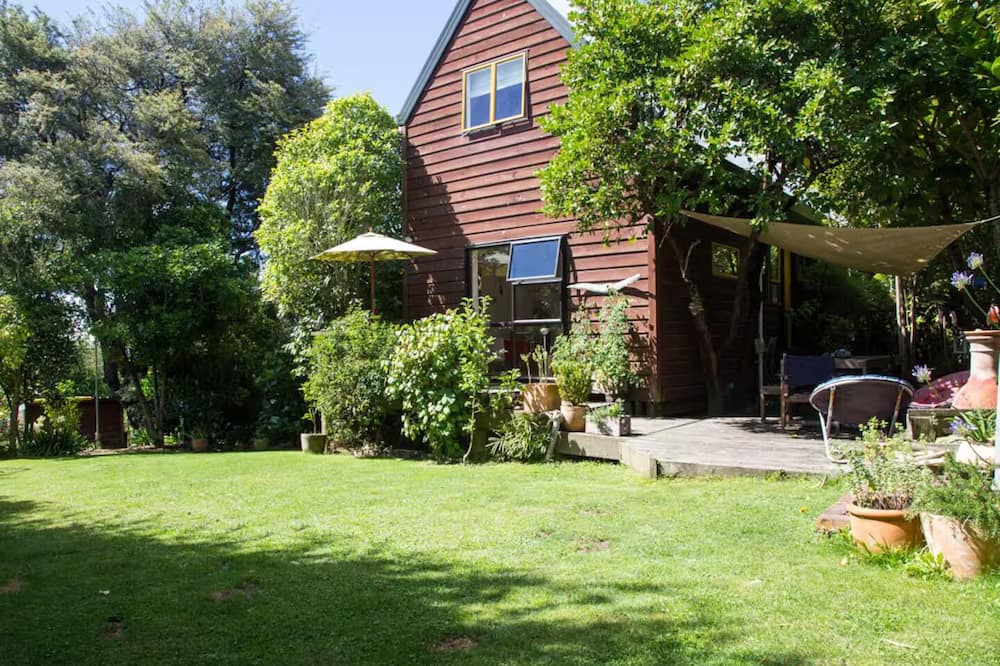 Richmond House | Charming Sunny Family House - Bird's Nest