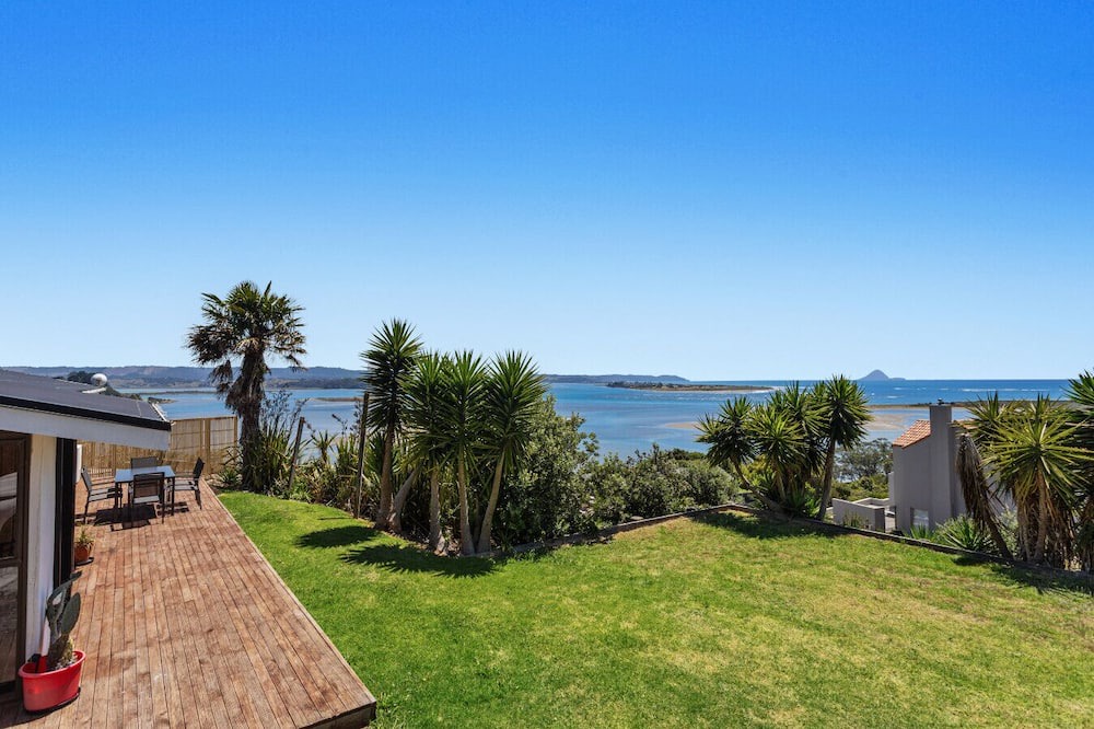 Waiotahi House | Spectacular Views from the Top.