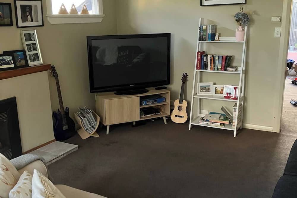 Luggate House | Family Getaway Home in Central Lakes