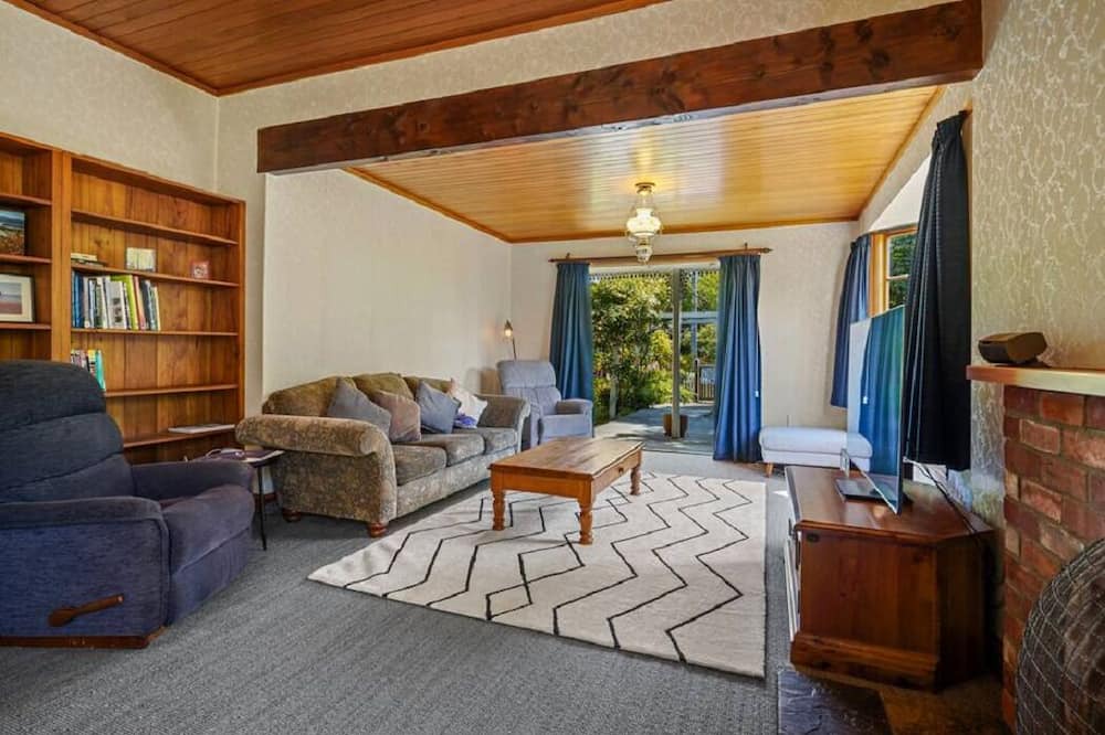 Leithfield Apartment | Historic Hanna House - Garden View Studio Room