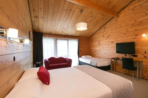 New Plymouth Hotel | Lockwood Manor Motel