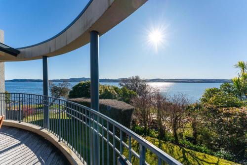 Rainbow Point House | Rainbow Point Yacht Club - Taupo Holiday Home
