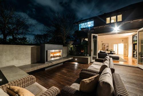 Riccarton Villa | Bel Air Mansion - Sleeps 12 Villa