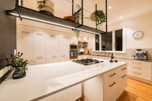 Riccarton Villa | Bel Air Mansion - Sleeps 12 Villa