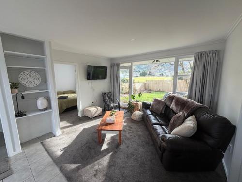 Kawaha Point Apartment | Cosy 2 Bdrm Retreat with Beautiful Gondola Views