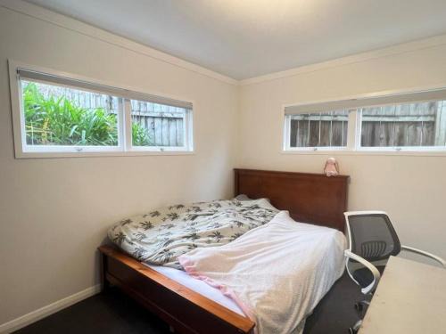 Greenhithe House | Simple & Budget-Friendly Room