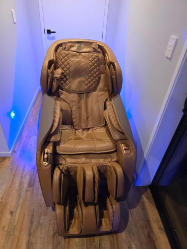 Kamo House | Totara Parklands Entire Guesthouse