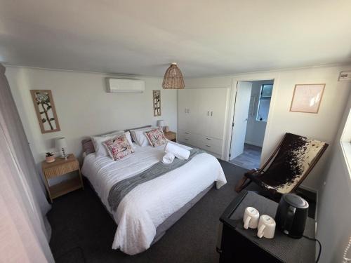 Napier Ski Chalet | Modern & Private Studio in Tamatea, Napier