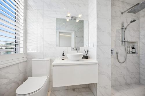 Auckland Central Business District Apartment | princes wharf stunner