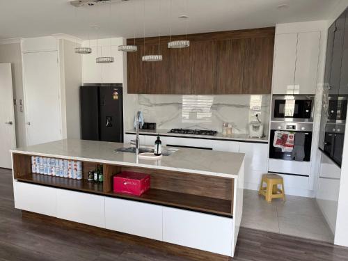 Auckland House | Private wonderful 6 Bedroom House in Flatbush