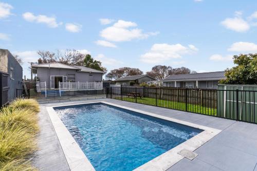 Otahuhu House | Poolside Pause - Auckland Holiday Home