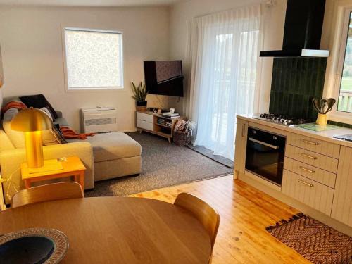 Mapua Villa | Pear Tree Cottage - Peaceful Retreat
