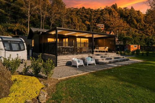 Lake Okareka House | Amalia Cottage - Lake Okareka Huge Covered Deck Sleeps 4