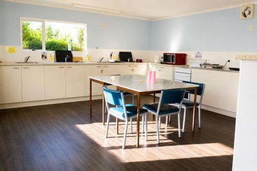 Wanaka Cabin | Sundale Caravan Retreat 4 Berth - Wanaka