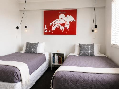 Mount Maunganui Bed & Breakfast | Bach By The Beach