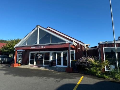 Kawaha Point Hotel | Hotel Rooms for 1, 2, 3, 4, 6 or 7 persons