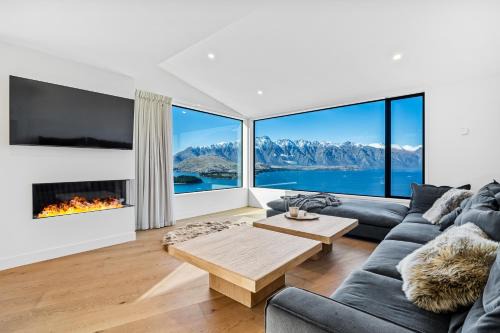 Fernhill Villa | Aspen Ridge by MajorDomo - Brand New 4-Bedroom Villa