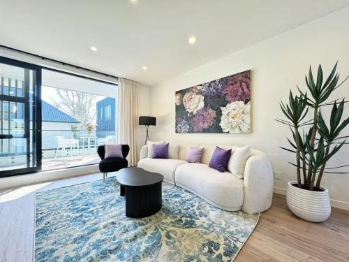 Greenlane Apartment | Modern Group-Friendly Townhouse in Auckland