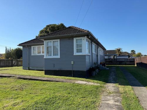 Tauranga House | Old Bungalow near Hospital