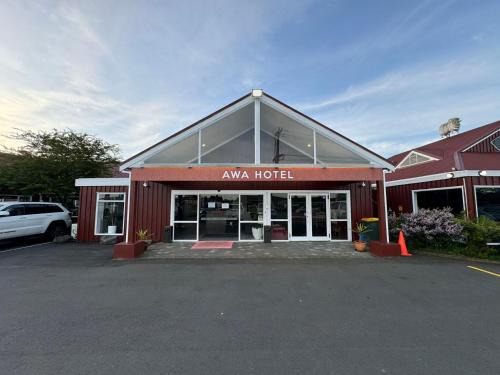 Kawaha Point Hotel | Quality Hotel Rooms with 1, 2, 3 or 4 Double Beds
