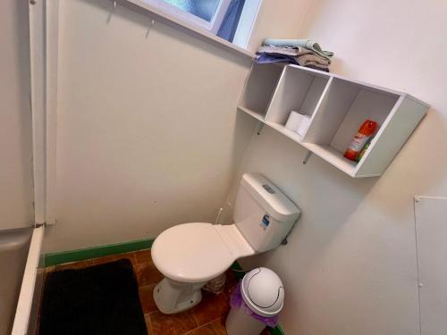 Remuera House | Rustic BnB, Self Check In, Lower Level Guest Unit