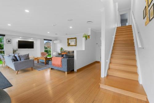 Kawaha Point House | Zodiac Bay Lake Retreat Rotorua