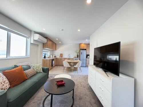 Christchurch Apartment | North Avon Bright Modern Home Near CBD
