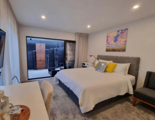 St. Heliers House | Private Guest Retreat In Saint Heliers