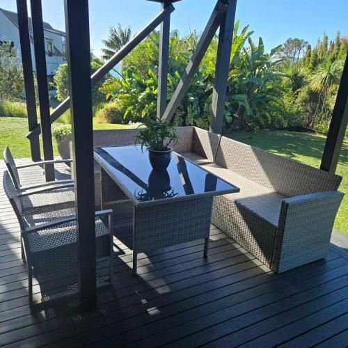 Cable Bay Apartment | Harrison's Retreat Seaside Nook