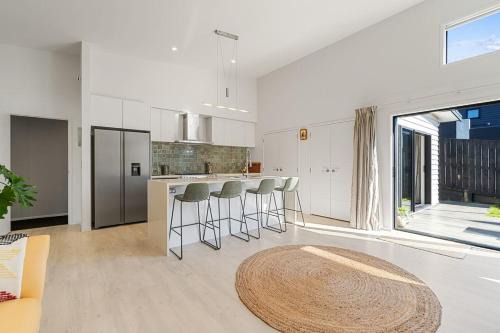 Papamoa Beach House | Sun Kissed Stays - Pet Friendly