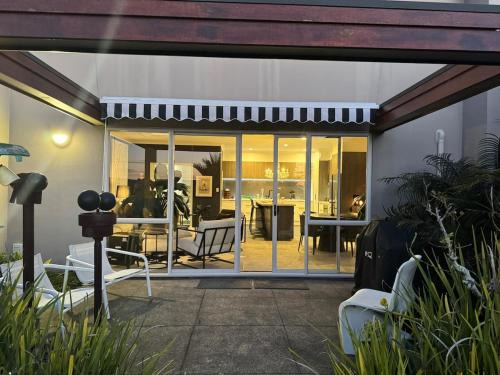 New Plymouth Villa | Nice Villa
