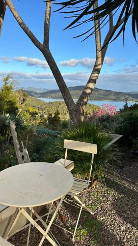 Russell House | Bush and Sea Retreat Russell, Bay of Islands