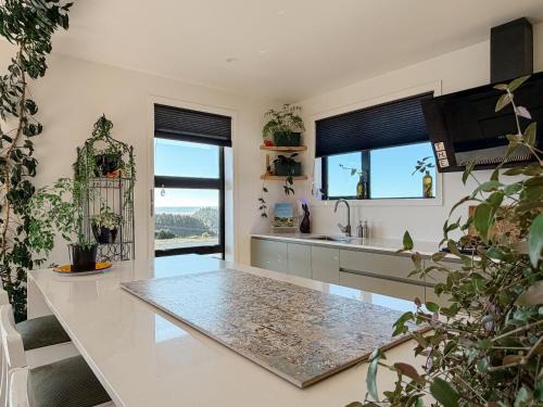 Hokitika House | The Highland - Sunset Ridge