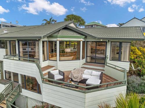 Mangawhai Heads House | Pet-Friendly Water Views Just 100m to the Estuary