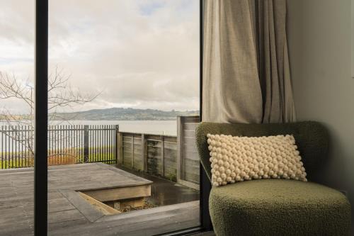Hilltop House | Roam Taupo Lake Front Unit 2 - Spa Pool