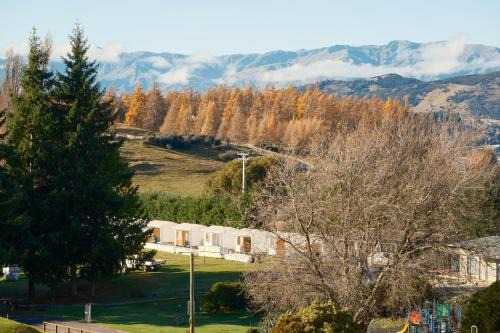 Wanaka Cabin | Arch Boats at Sundale Holiday Park