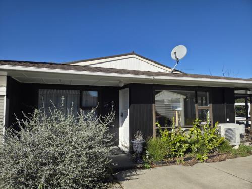 Avonhead House | Beautiful Home with Parking Near Airport