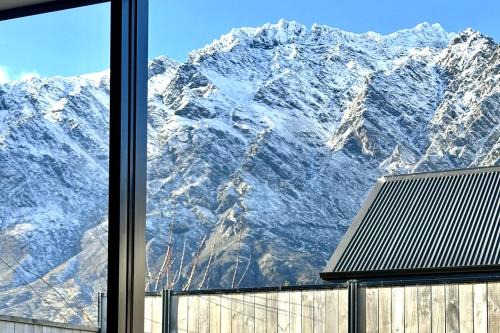 Kawarau Falls House | Remarkables View from Your Bed