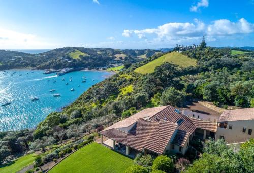 Matiatia Bay House | Tangaroa Estate Luxury Coastal Escape